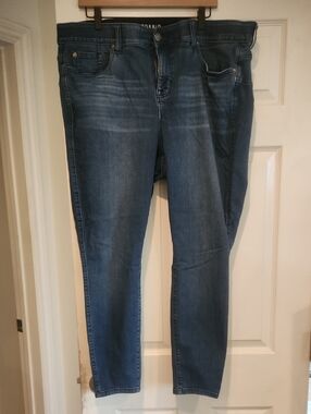 NWOT Torrid Sz 22R Bombshell Skinny Premium Stretch Denim Jeans **Lovergirl**